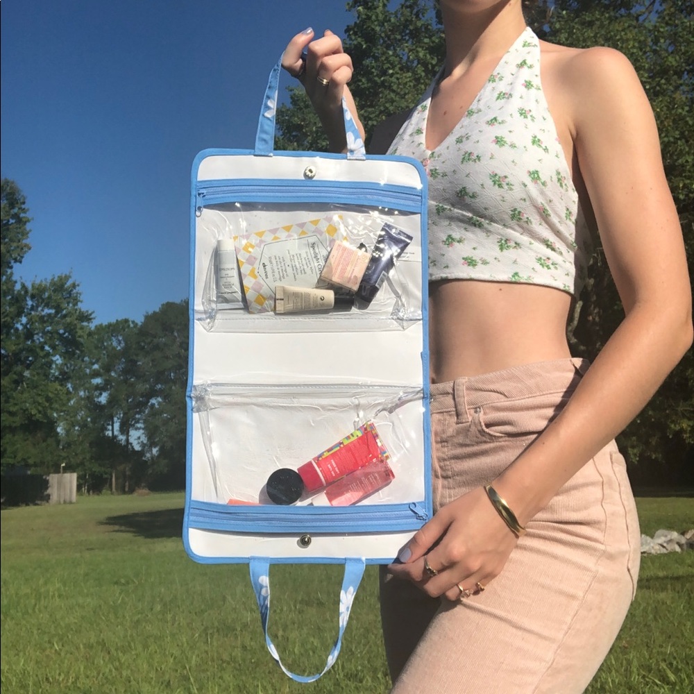 3/$30 Y2K Daisy Toiletry Holder - Picture 4 of 6